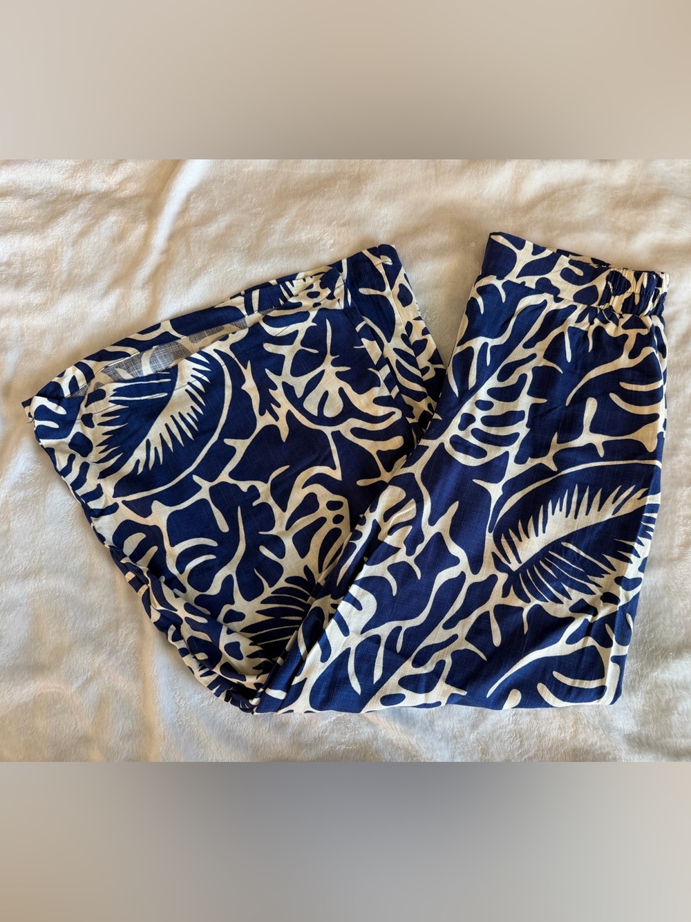 Rose & Olive Blue and White Floral Printed Elastic Waist Wide Leg Pants